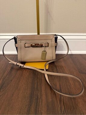 Coach Swagger Wristlet Crossbody Bag – Colorblock Pebbled Leather (Style #53107)